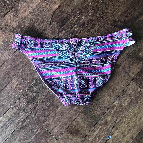 Reversible Patterned Bikini Bottoms - Picture 3 of 5